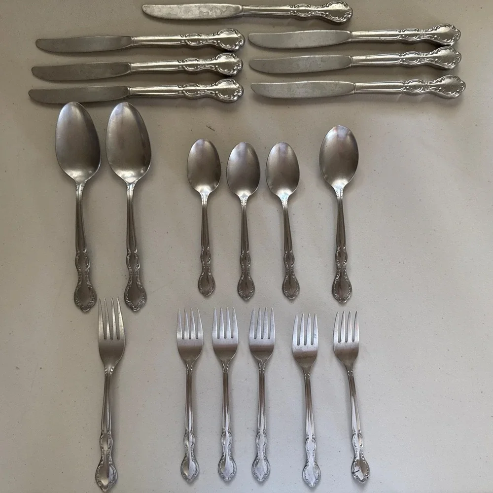 International‎ Silver Rogers Royal Manor Stainless Flatware Set Of 19